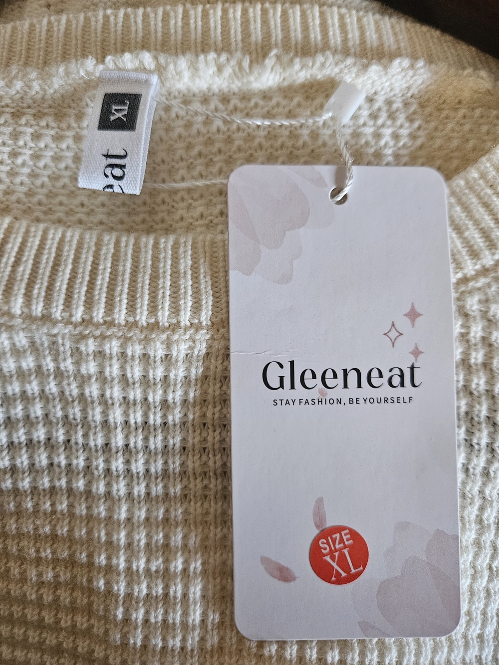 SOLD!! Women's Cream Sweater Ruffle Bottom - Picture 3 of 7